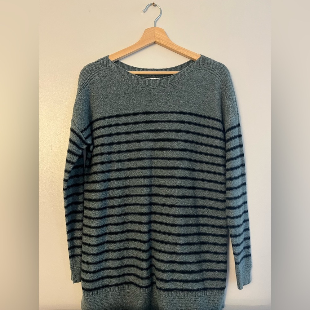 Old Navy Striped Crewneck Sweater